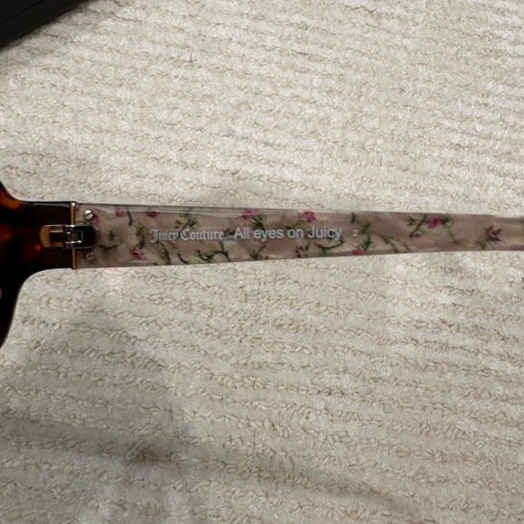 Juicy Couture Sunglasses 55/16 like-new condition brown tortoise - Picture 4 of 9